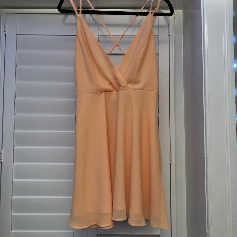 Toni dress unworn peach strappy mini dress